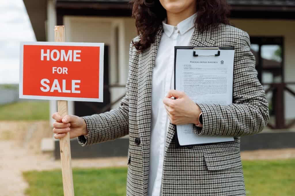 pexels thirdman 8469937 1 How to find a good realtor for buying.